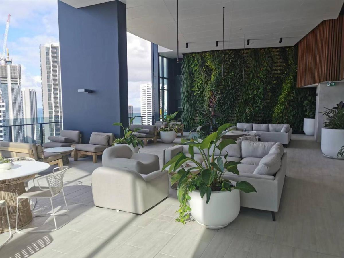 2 Bedroom Luxurious Family Apartment Next To Pacific Fair - Broadbeach Gold Coast Gc22 Εξωτερικό φωτογραφία