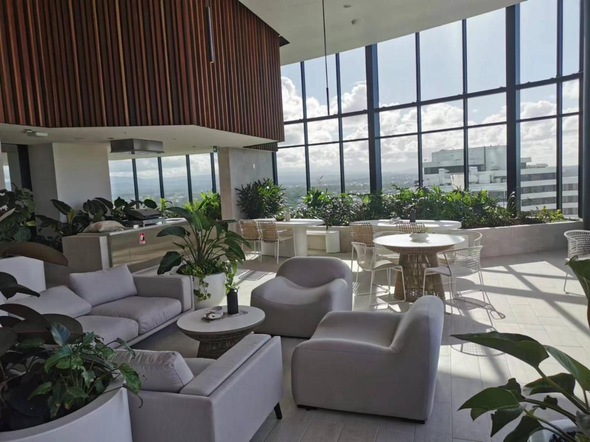 2 Bedroom Luxurious Family Apartment Next To Pacific Fair - Broadbeach Gold Coast Gc22 Εξωτερικό φωτογραφία