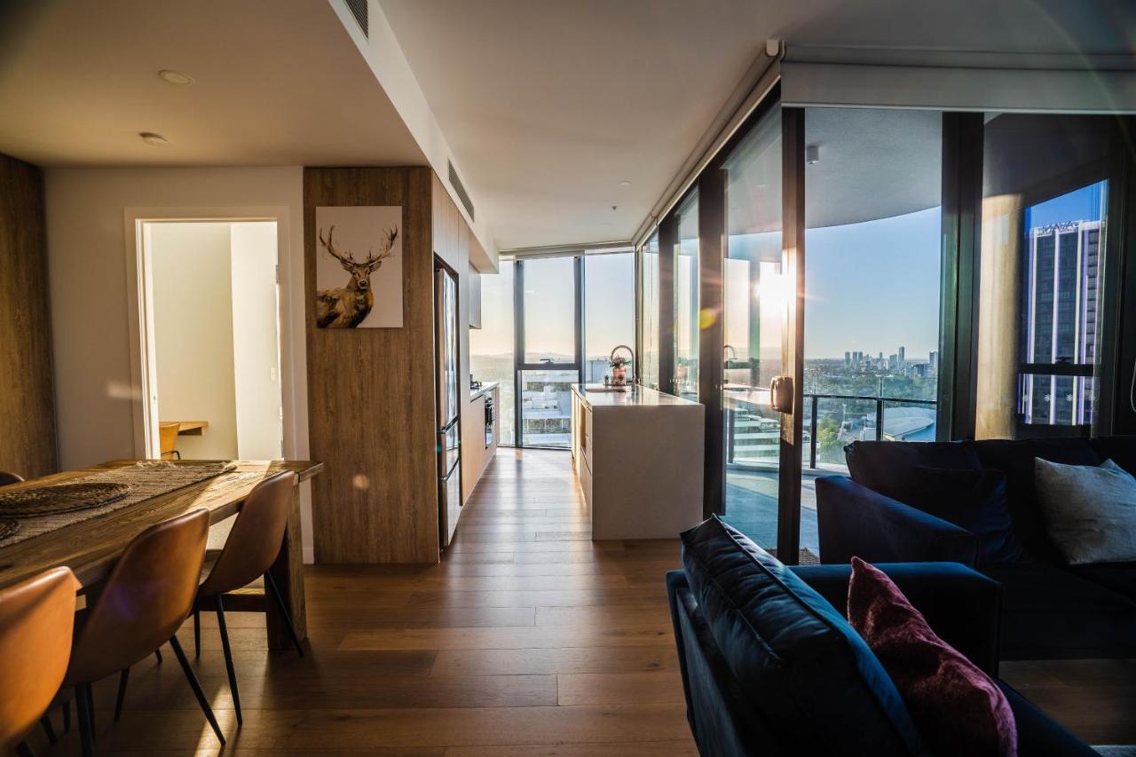 2 Bedroom Luxurious Family Apartment Next To Pacific Fair - Broadbeach Gold Coast Gc22 Εξωτερικό φωτογραφία